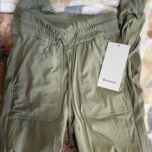 Lululemon Beyond the studio jogger